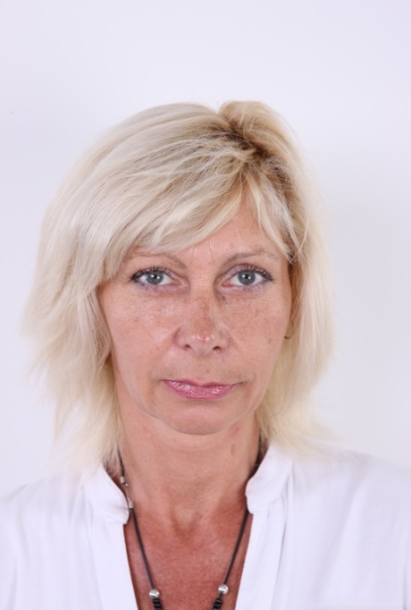 Aged Euro lady Beata tries nude modeling to pay mounting bills 65540285