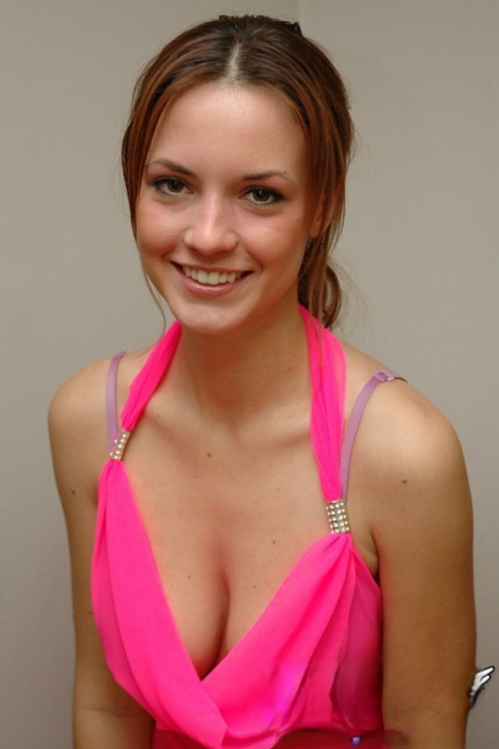 White teen of legal age hikes up her pink dress to expose her bare ass 24410848