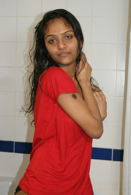 Indian amateur gets completely naked while taking a shower 98882566