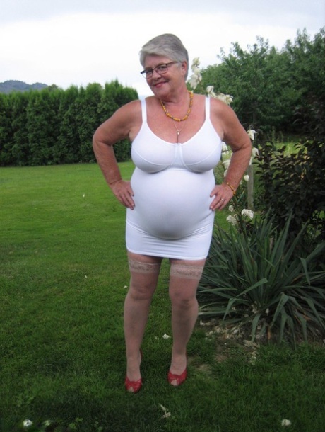 Short haired nan Girdle Goddess bares saggy tits and she removes a girdle 81825665