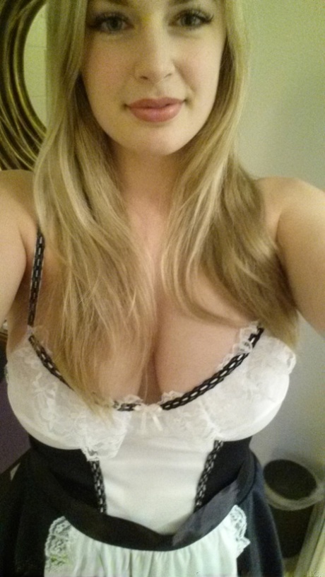 Big assed blonde amateur Danielle takes candid selfies all around the world 97581279