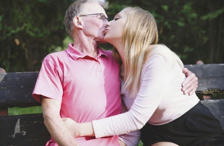 Sexy blonde teen spreads her legs for an old man's cock and tongue 34903685