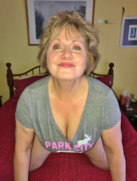 Mature lady Busty Bliss shows her natural tits in the outdoors and inside too 44743066