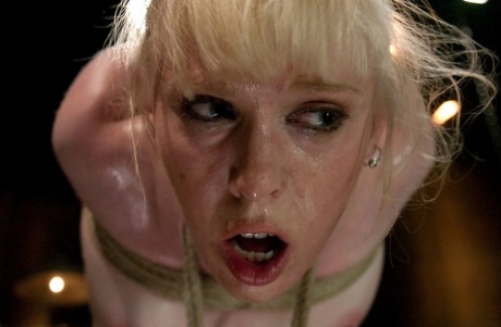 Haile James & Sarah Jane Ceylon are topped by a dyke during lesbo electro play 11893809