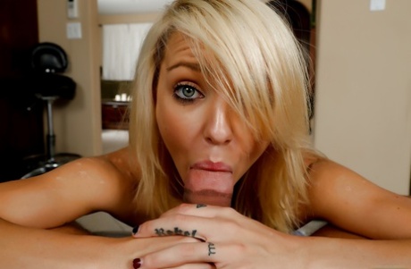 Gonzo sex scene from a blonde pornstar Carmen Callaway and her man 65915985