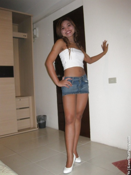 Pretty asian teen babe gives a blowjob and gets her tight holes drilled 73250503