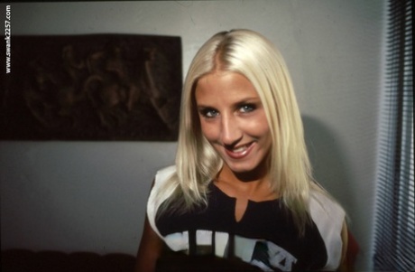 Amateur blonde babe with big tits Sammi Bright slipping off her clothes 76721418