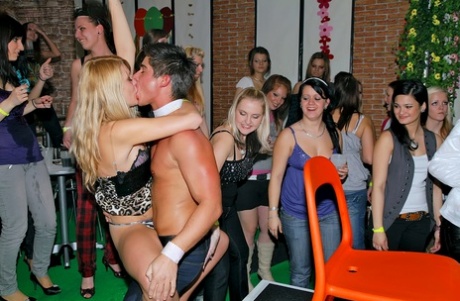 Horny amateur gals getting drunk and making out with male strippers 31505895